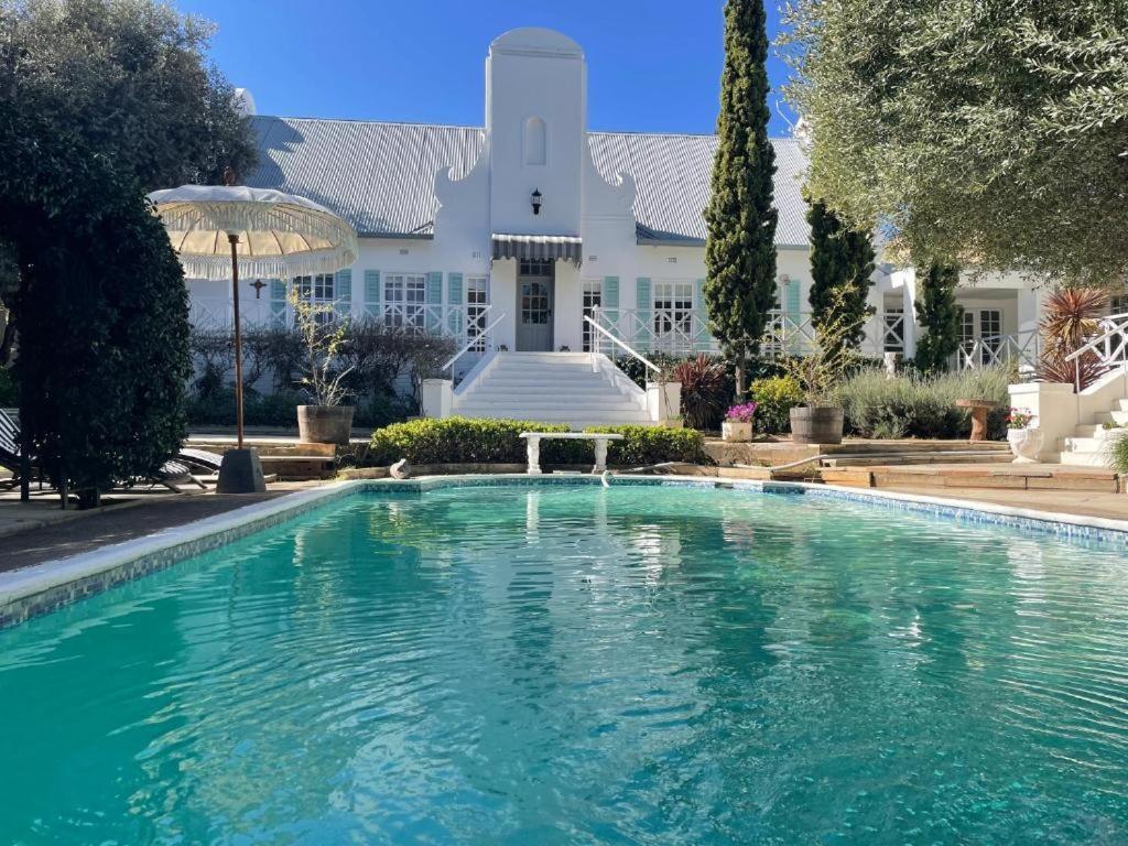 La Belle Guest House Bloemfontein Extérieur photo