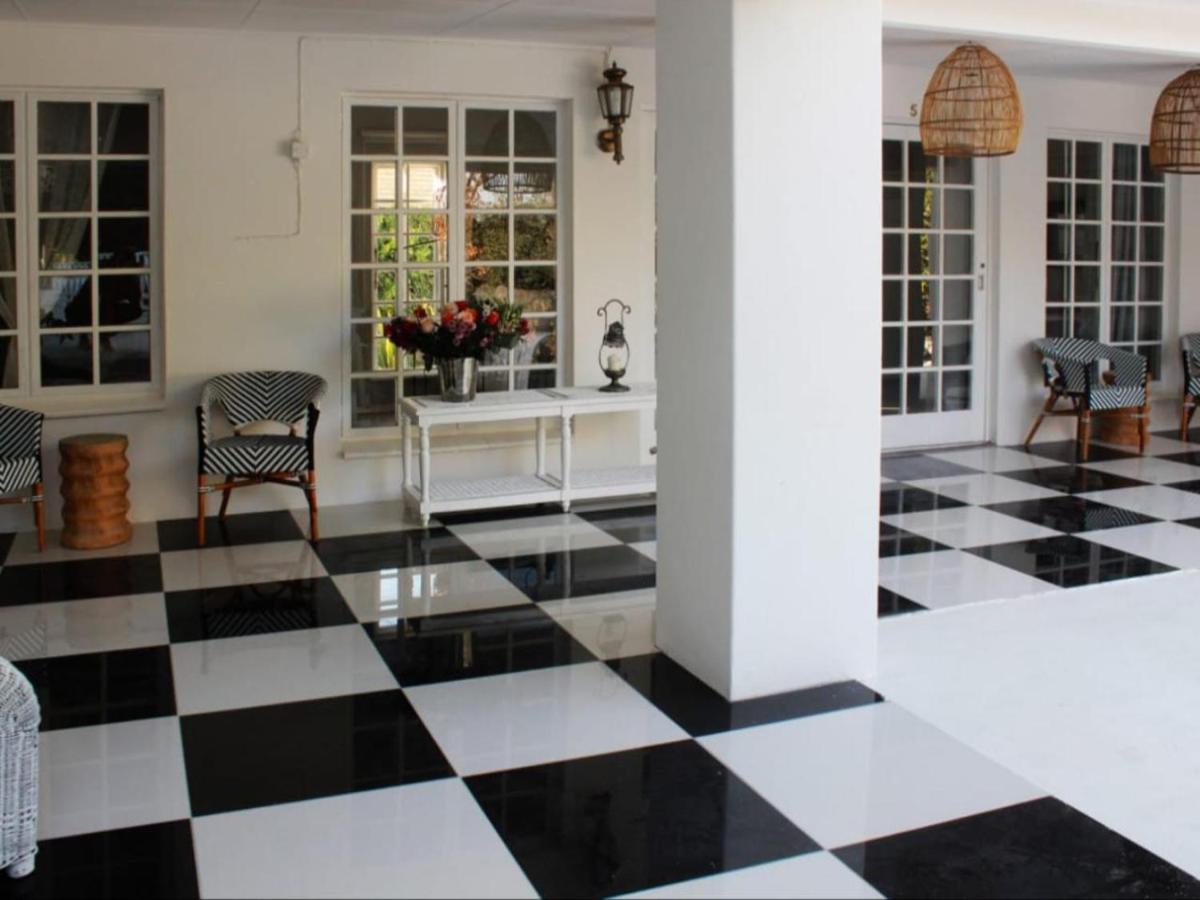 La Belle Guest House Bloemfontein Extérieur photo