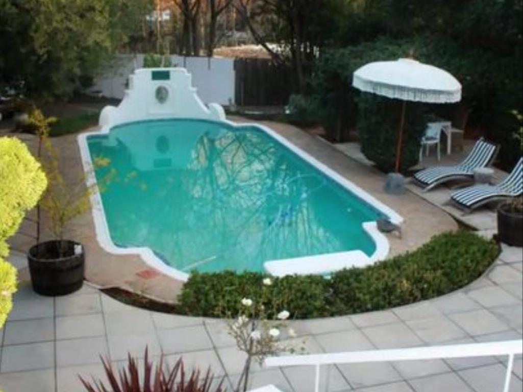 La Belle Guest House Bloemfontein Extérieur photo